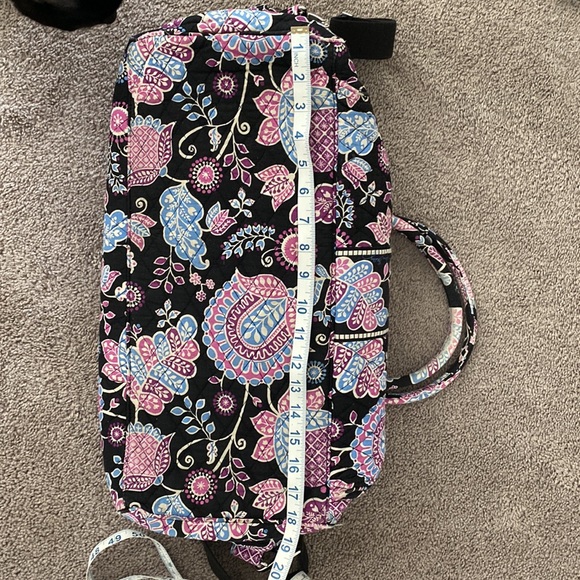 Vera Bradley paisley print weekender w/cosmetic bag - Picture 3 of 3